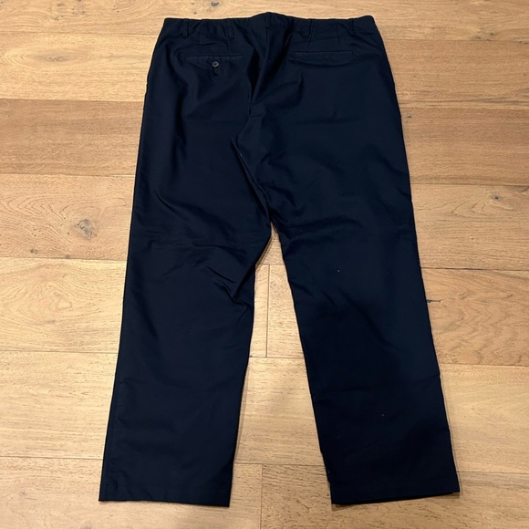BNWOT size 38 women’s Navy work pants - Picture 2 of 2